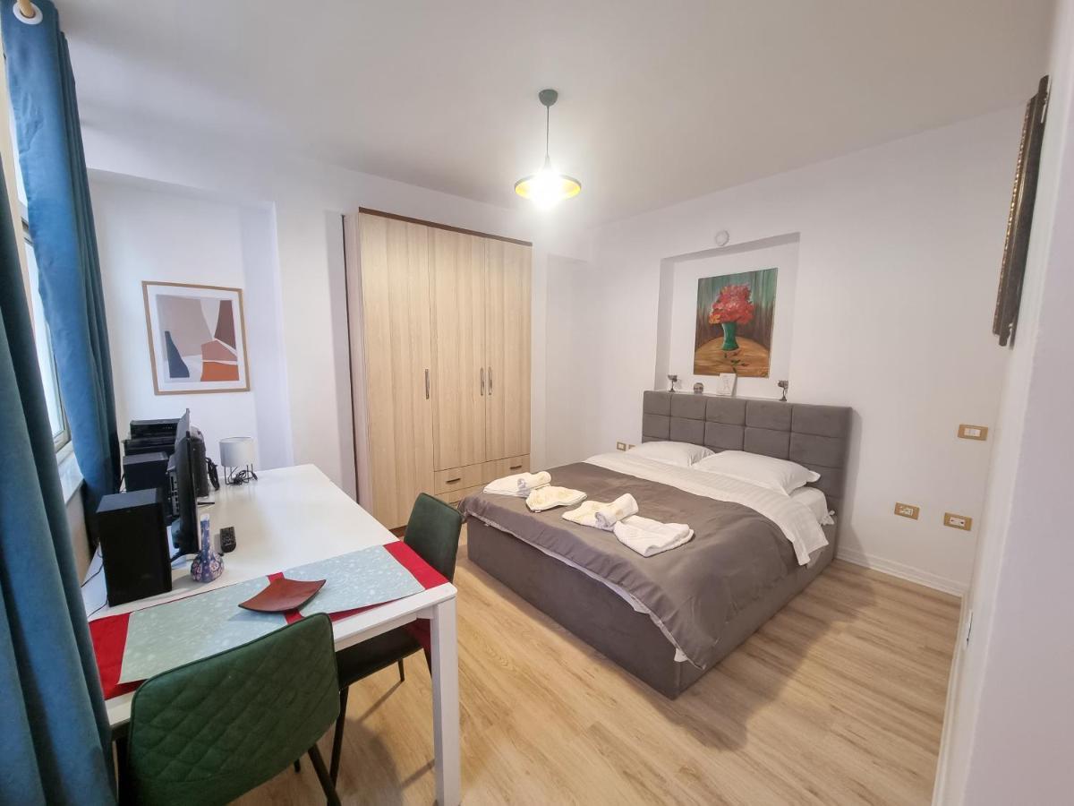 Cozy Apartment In City Center ティラナ エクステリア 写真