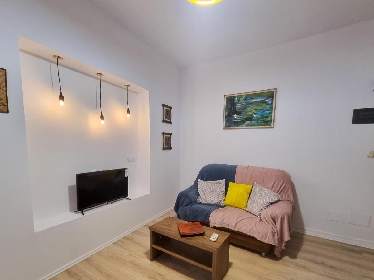 Cozy Apartment In City Center ティラナ エクステリア 写真